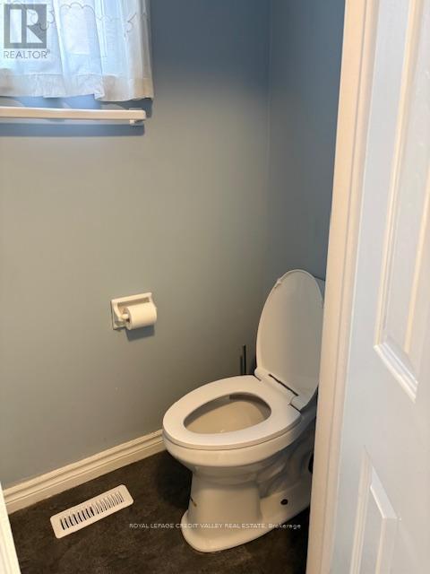 2502 Trident Avenue, Mississauga, ON - Indoor Photo Showing Bathroom