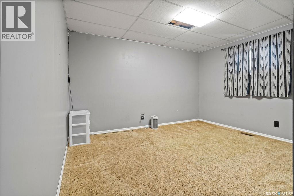 50 Hyland Crescent, Regina, SK - Indoor Photo Showing Other Room