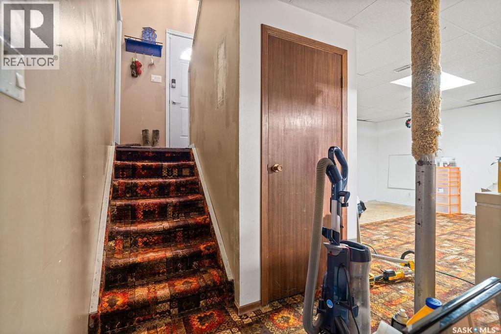 50 Hyland Crescent, Regina, SK - Indoor Photo Showing Other Room