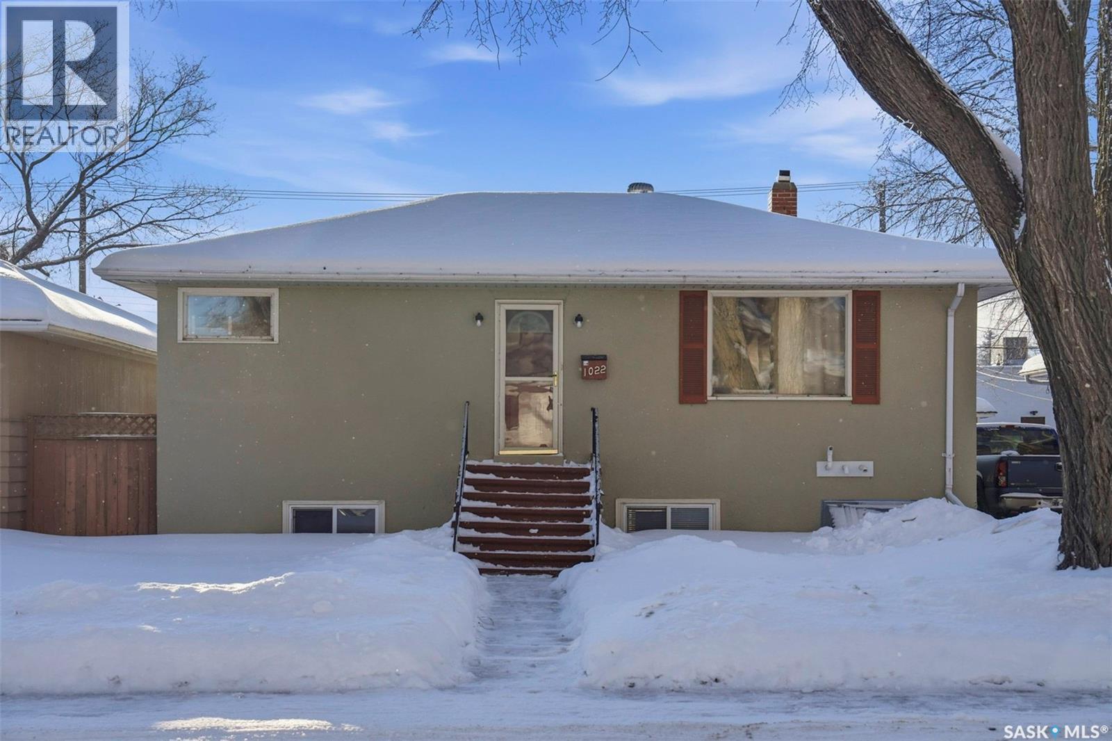 1022 9Th Street E, Saskatoon, SK - Outdoor