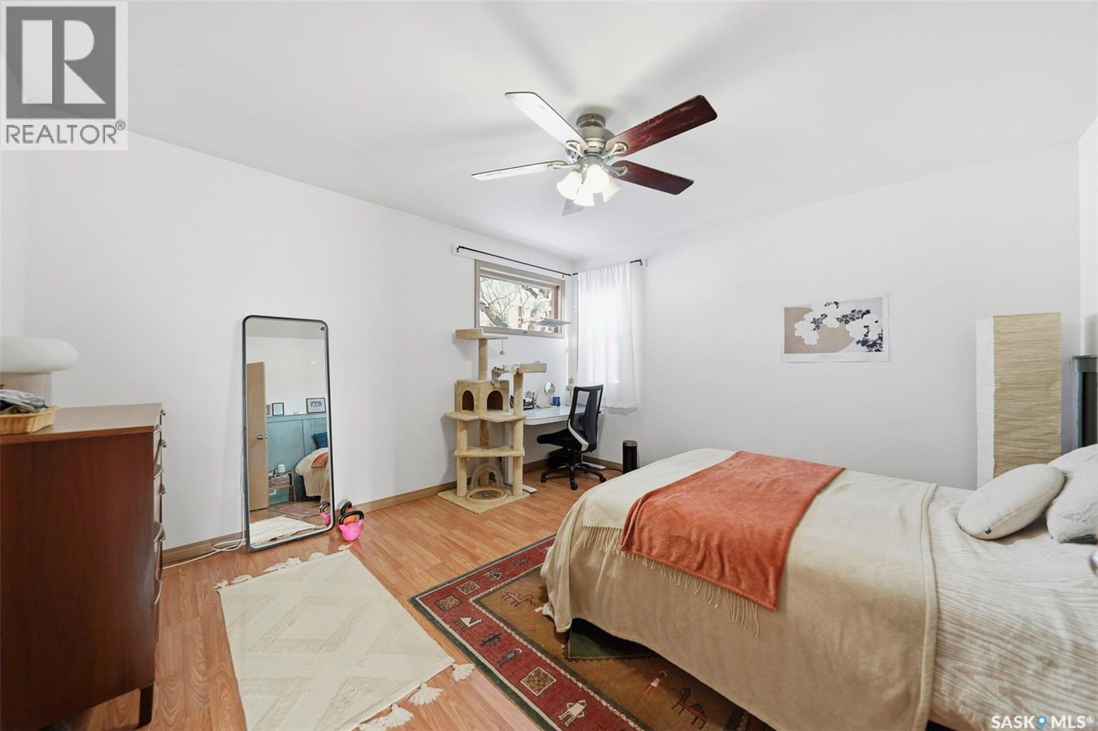 1022 9Th Street E, Saskatoon, SK - Indoor Photo Showing Bedroom