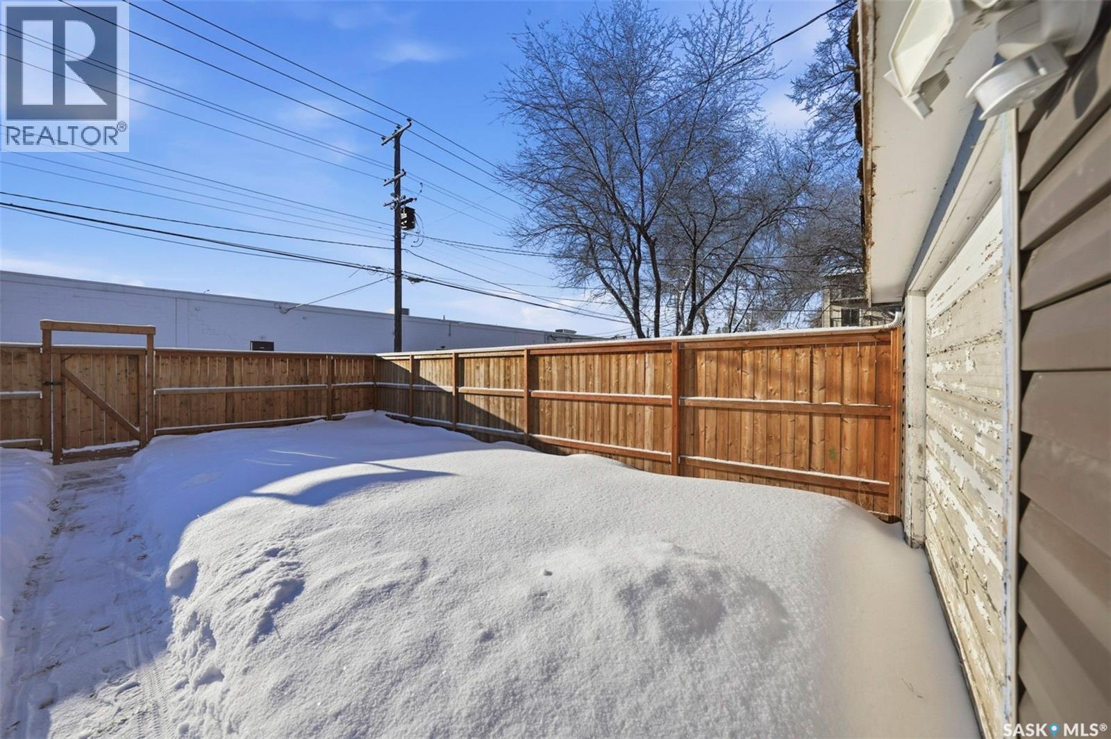 1022 9Th Street E, Saskatoon, SK - Outdoor