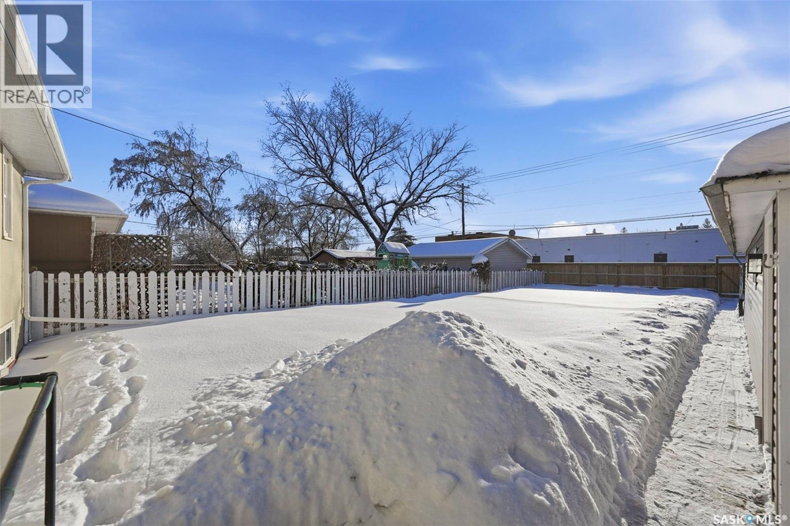 1022 9Th Street E, Saskatoon, SK - Outdoor