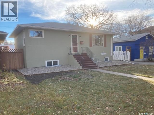 1022 9Th Street E, Saskatoon, SK - Outdoor