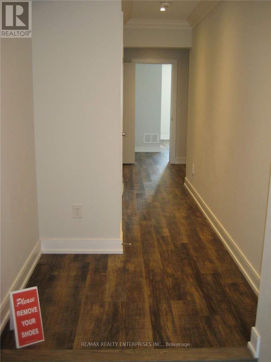 566 Rapids Lane, Mississauga, ON - Indoor Photo Showing Other Room
