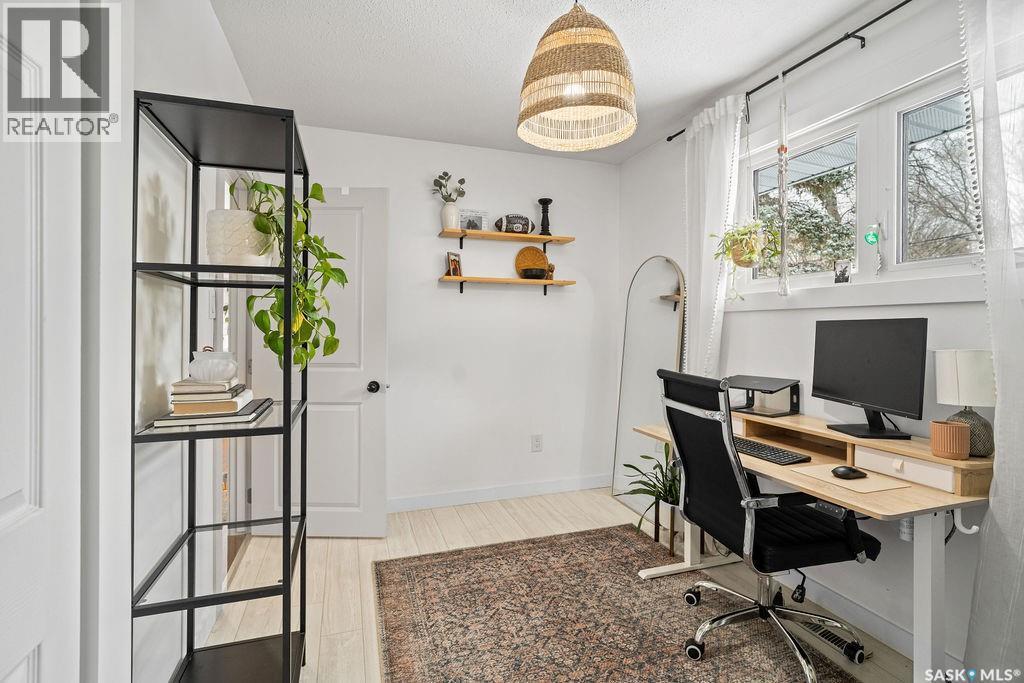 4601 Castle Road, Regina, SK - Indoor Photo Showing Office