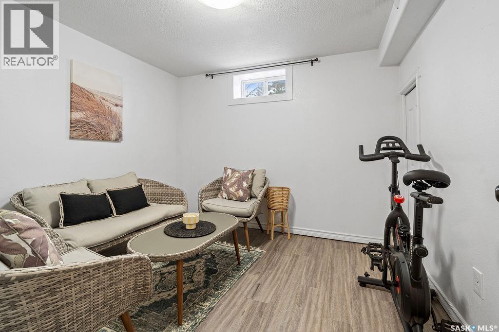 4601 Castle Road, Regina, SK - Indoor Photo Showing Gym Room