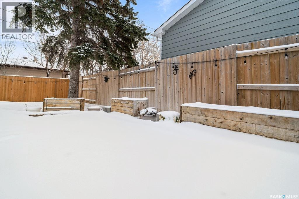 4601 Castle Road, Regina, SK - Outdoor