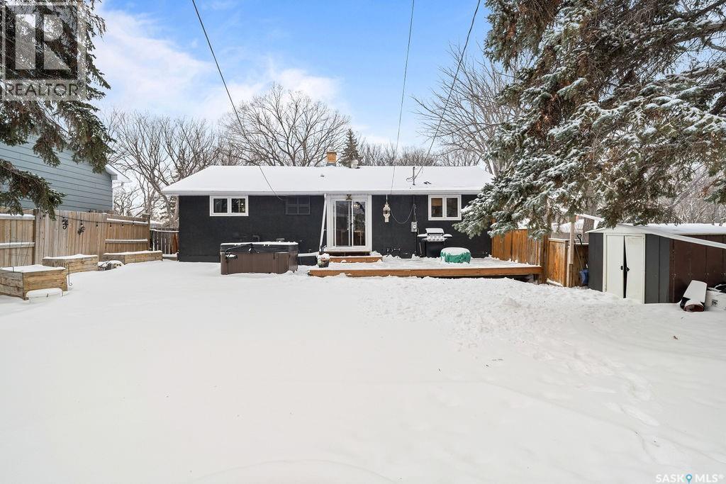 4601 Castle Road, Regina, SK - Outdoor