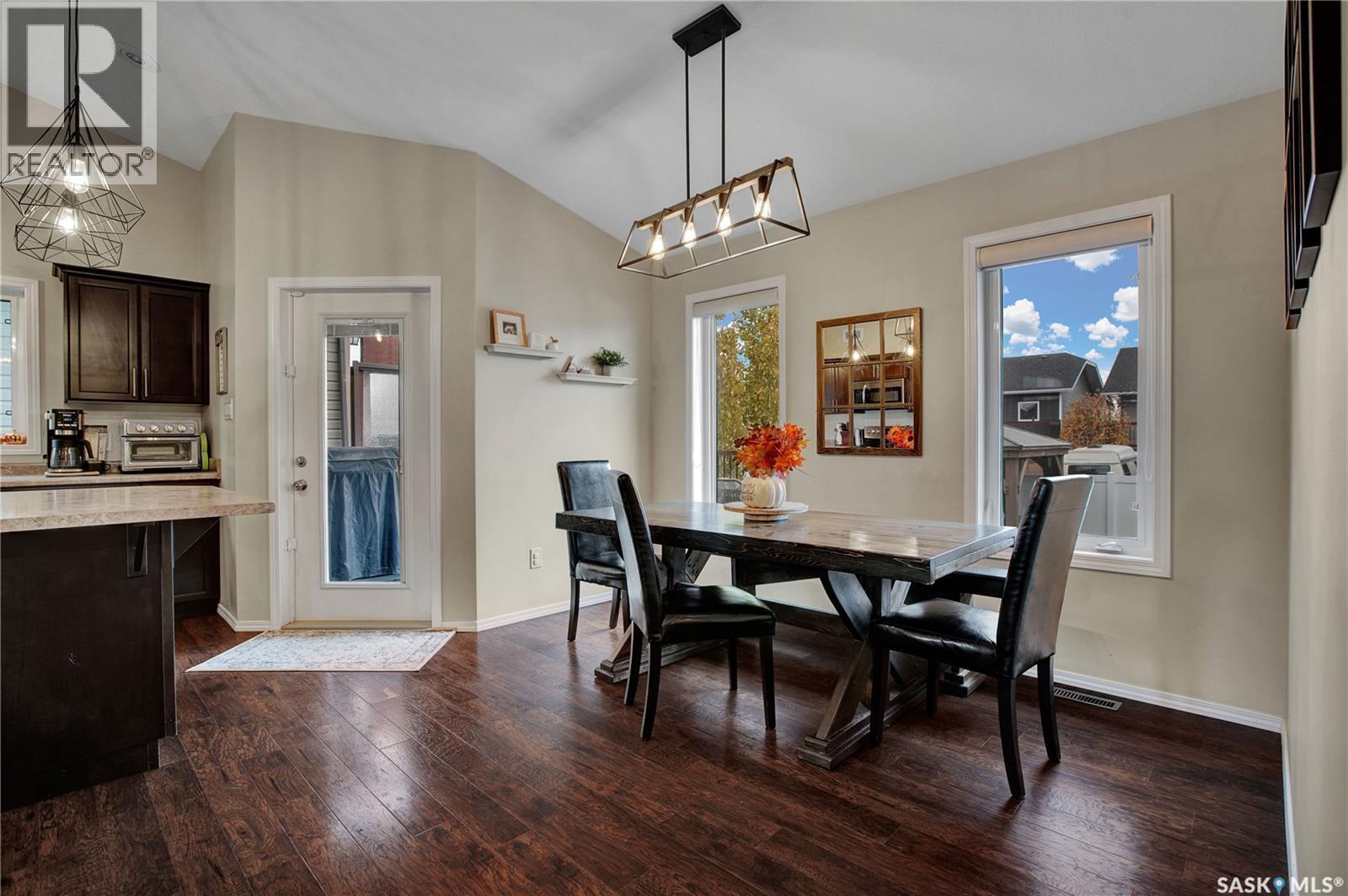 439 Snead Crescent, Warman, SK - Indoor Photo Showing Dining Room