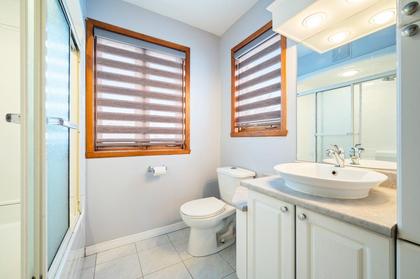 Bathroom - 5380 Rue Le Ber, Saint-Hyacinthe, QC - Indoor Photo Showing Bathroom