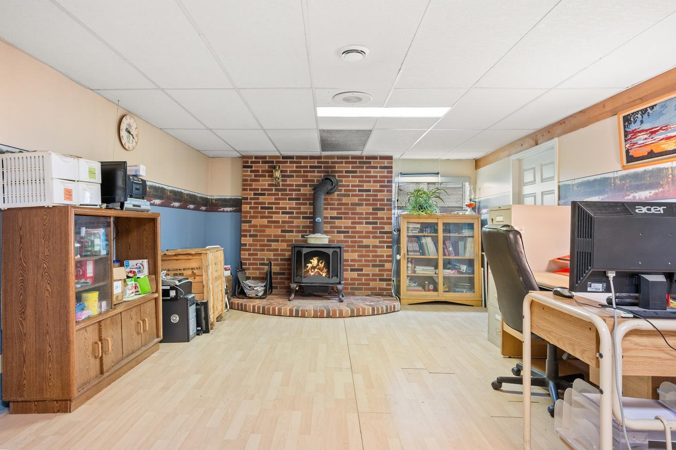 Family room - 5380 Rue Le Ber, Saint-Hyacinthe, QC - Indoor With Fireplace