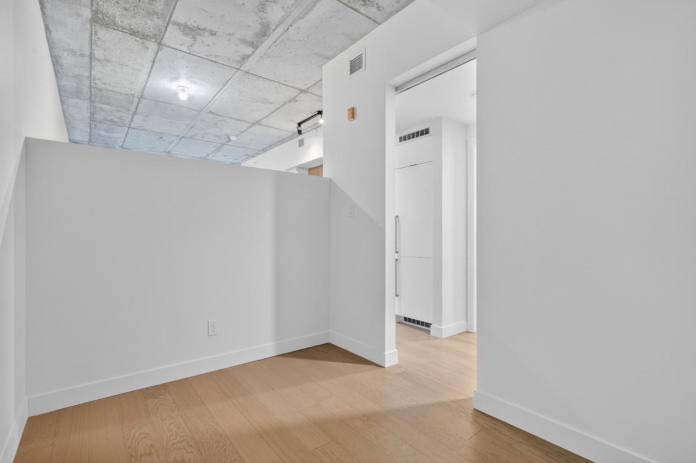 Den - 709-200 Boul. Marcel-Laurin, Montréal (Saint-Laurent), QC - Indoor Photo Showing Other Room