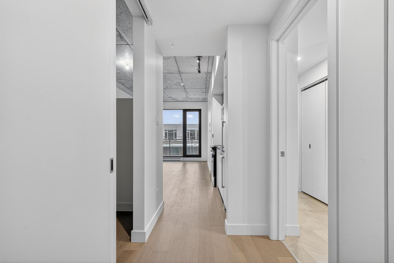 Hall - 709-200 Boul. Marcel-Laurin, Montréal (Saint-Laurent), QC - Indoor Photo Showing Other Room