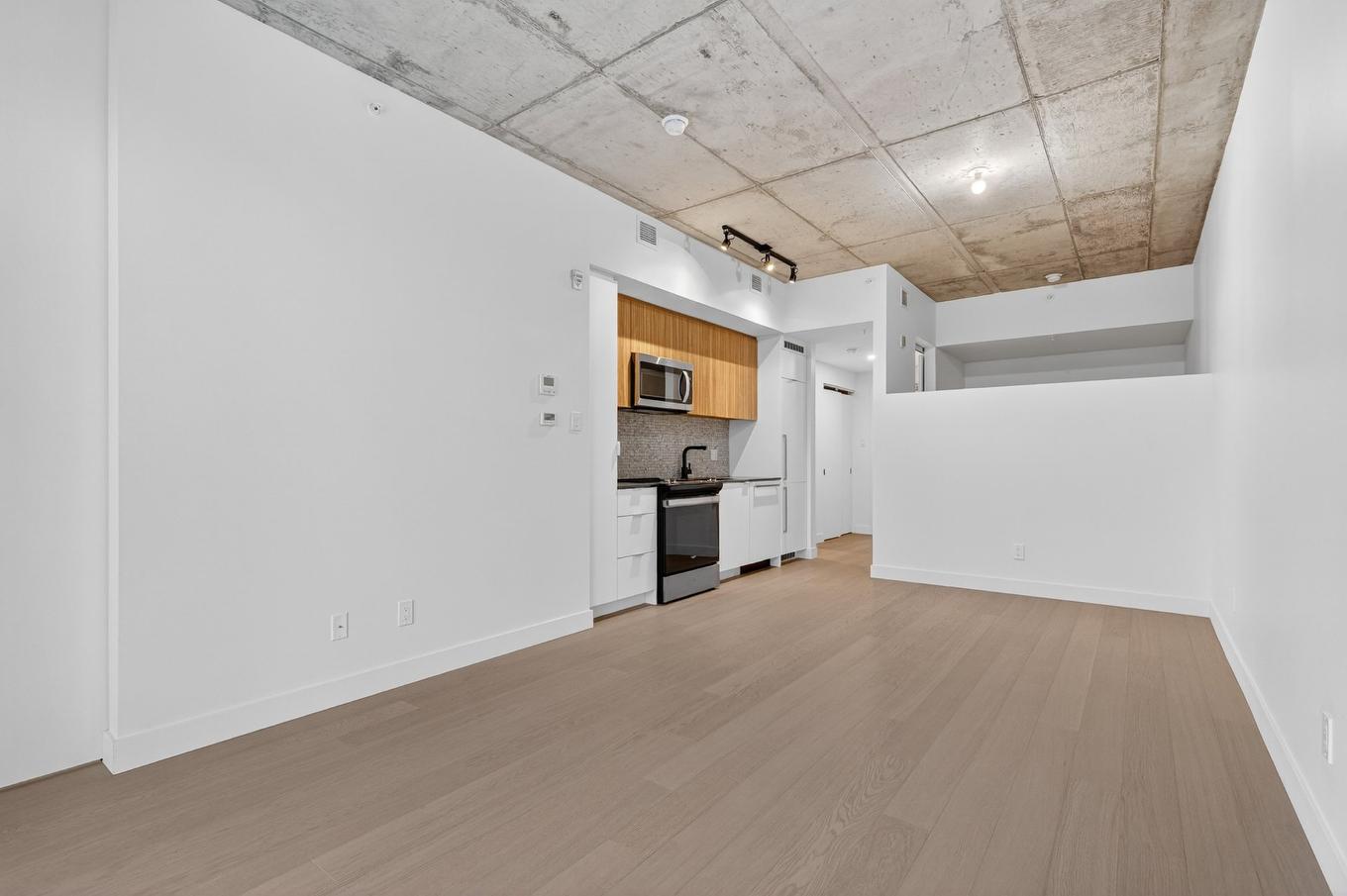 Kitchen - 709-200 Boul. Marcel-Laurin, Montréal (Saint-Laurent), QC - Indoor Photo Showing Other Room