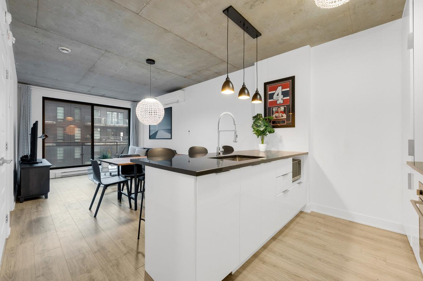 Overall view - 1210-1228 Rue Des Bassins, Montréal (Le Sud-Ouest), QC - Indoor Photo Showing Kitchen With Upgraded Kitchen