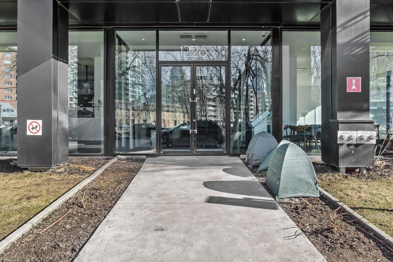 Exterior entrance - 1210-1228 Rue Des Bassins, Montréal (Le Sud-Ouest), QC - Outdoor