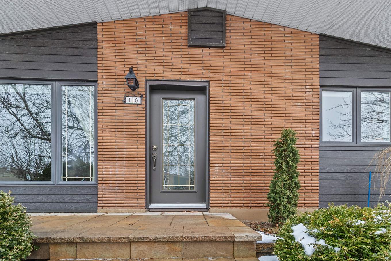 Façade - 16 5E Avenue, Salaberry-De-Valleyfield, QC - Outdoor With Exterior