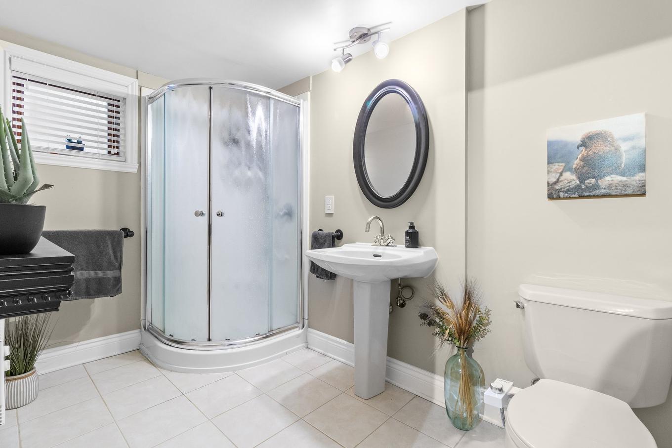 Salle de bains - 16 5E Avenue, Salaberry-De-Valleyfield, QC - Indoor Photo Showing Bathroom