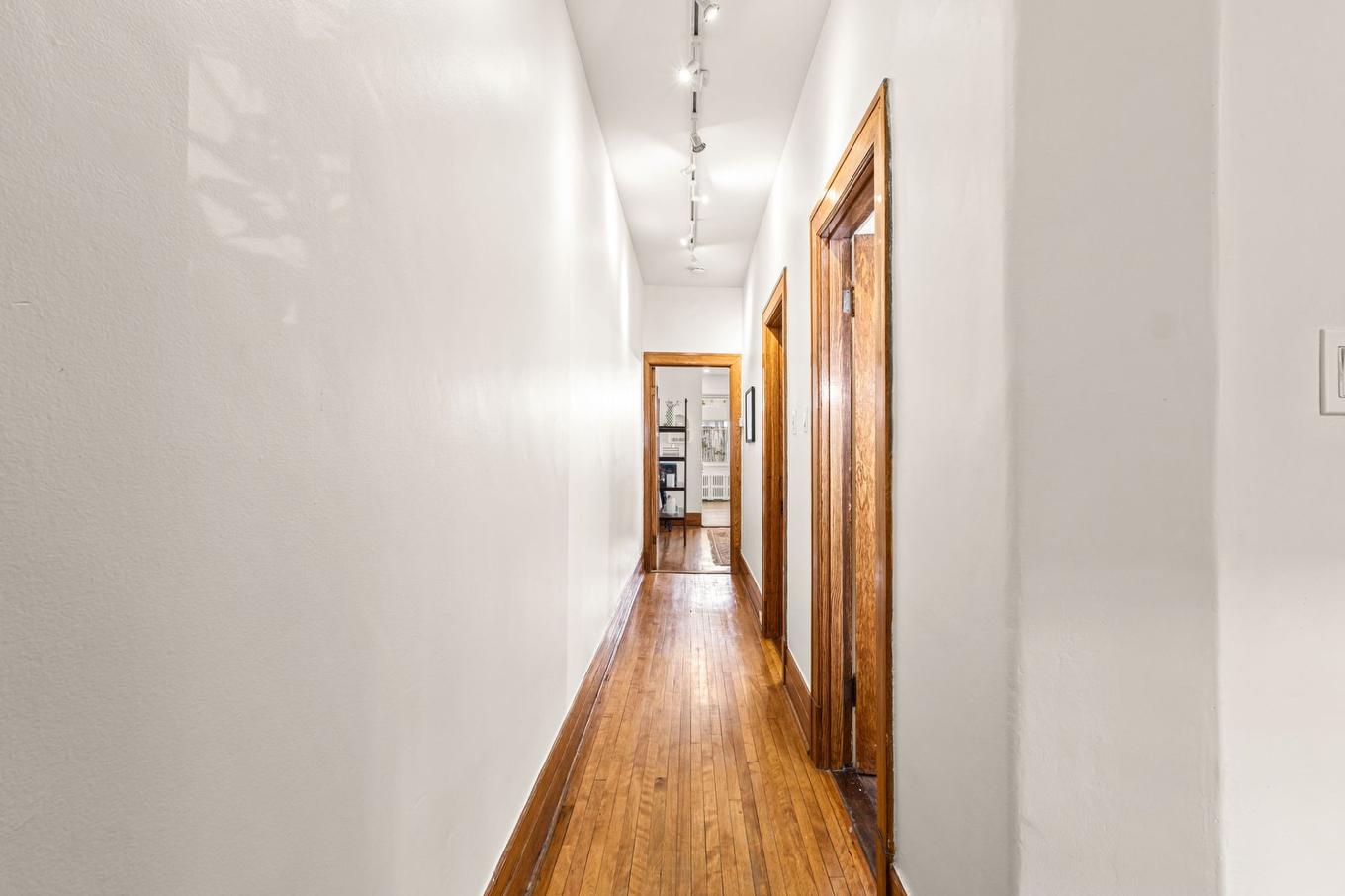 Passageway - 2265 Av. De Melrose, Montréal (Côte-Des-Neiges/Notre-Dame-De-Grâce), QC - Indoor Photo Showing Other Room