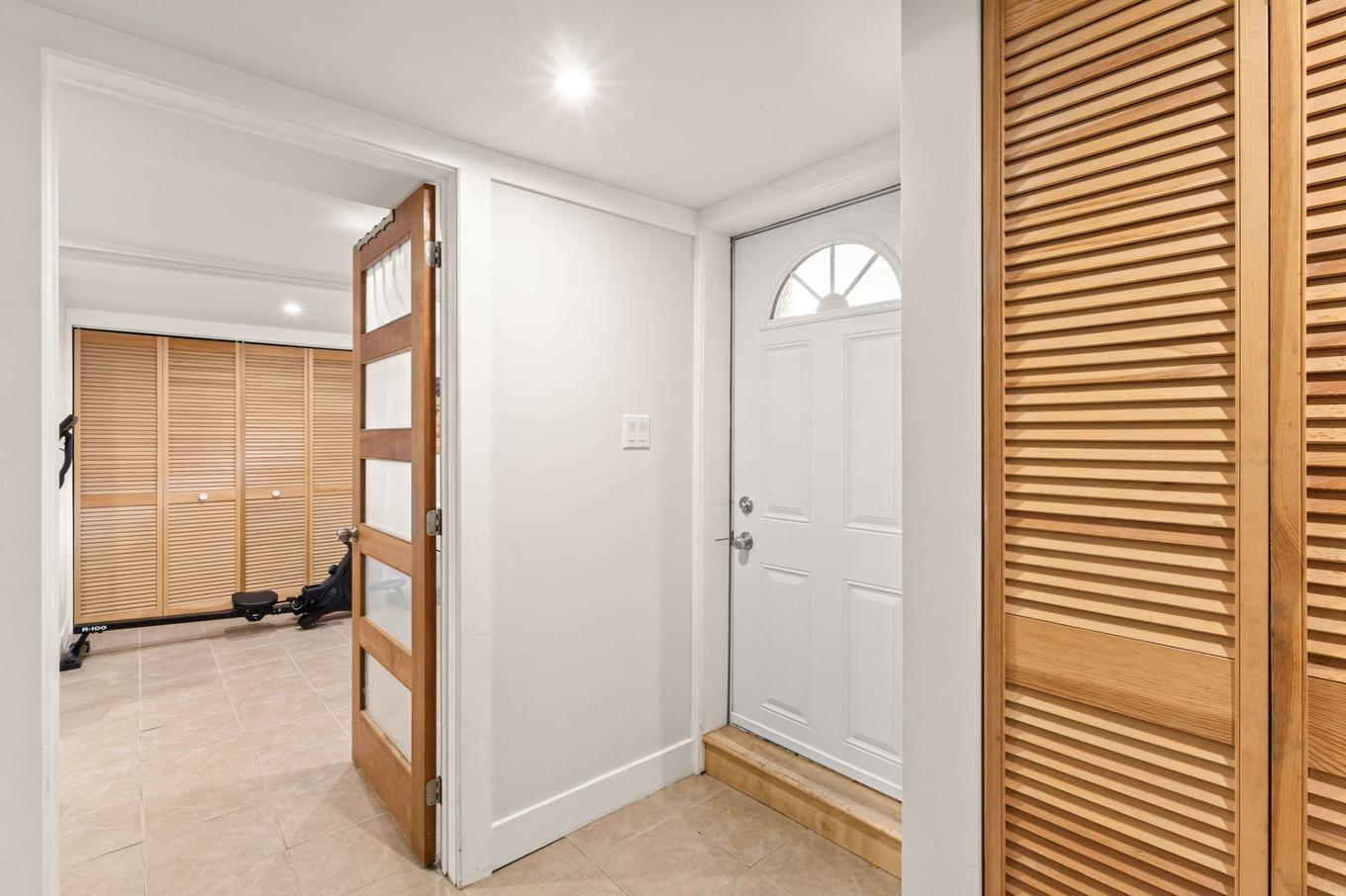 Basement - 2265 Av. De Melrose, Montréal (Côte-Des-Neiges/Notre-Dame-De-Grâce), QC - Indoor Photo Showing Other Room