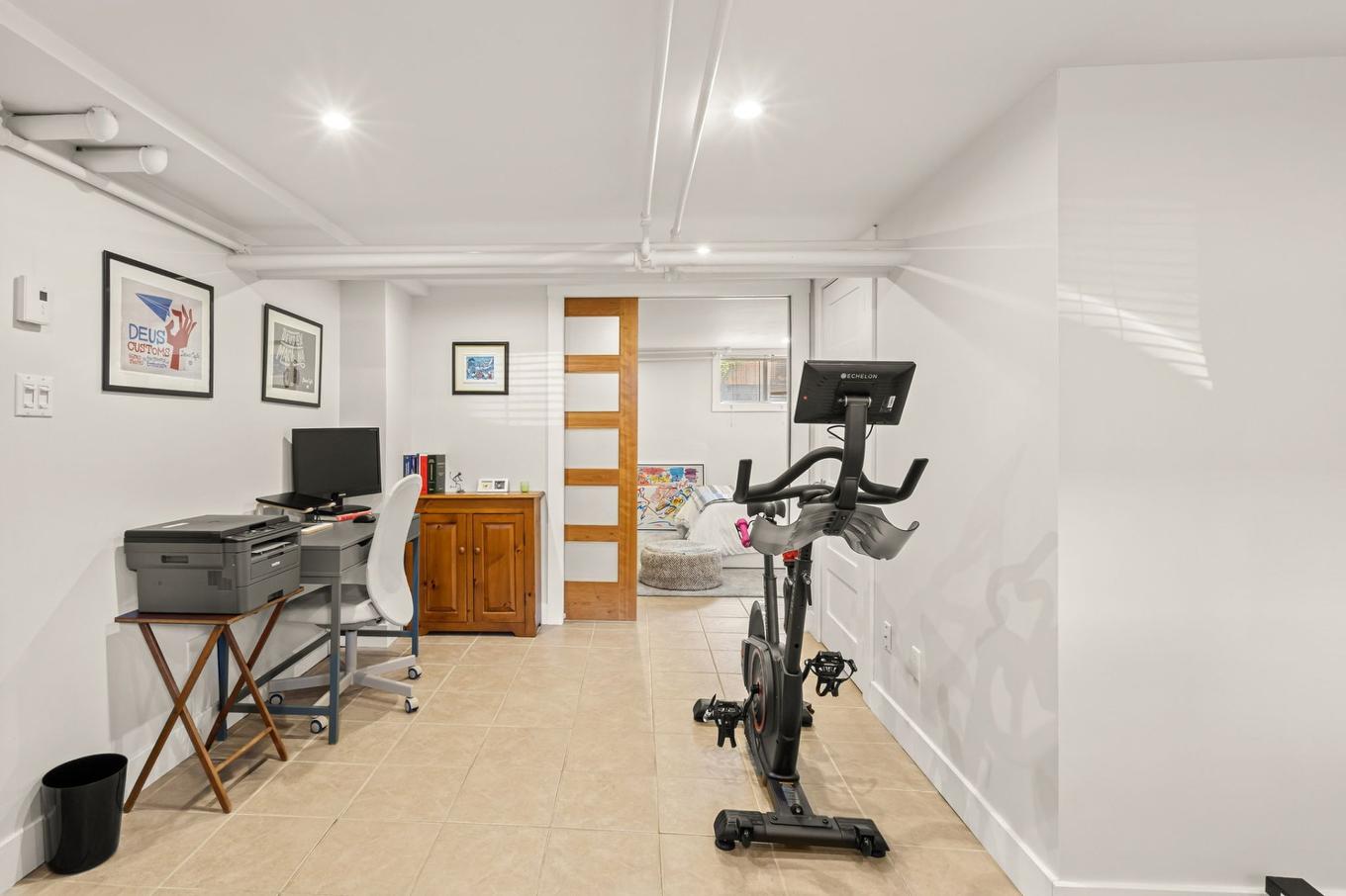 Family room - 2265 Av. De Melrose, Montréal (Côte-Des-Neiges/Notre-Dame-De-Grâce), QC - Indoor Photo Showing Gym Room