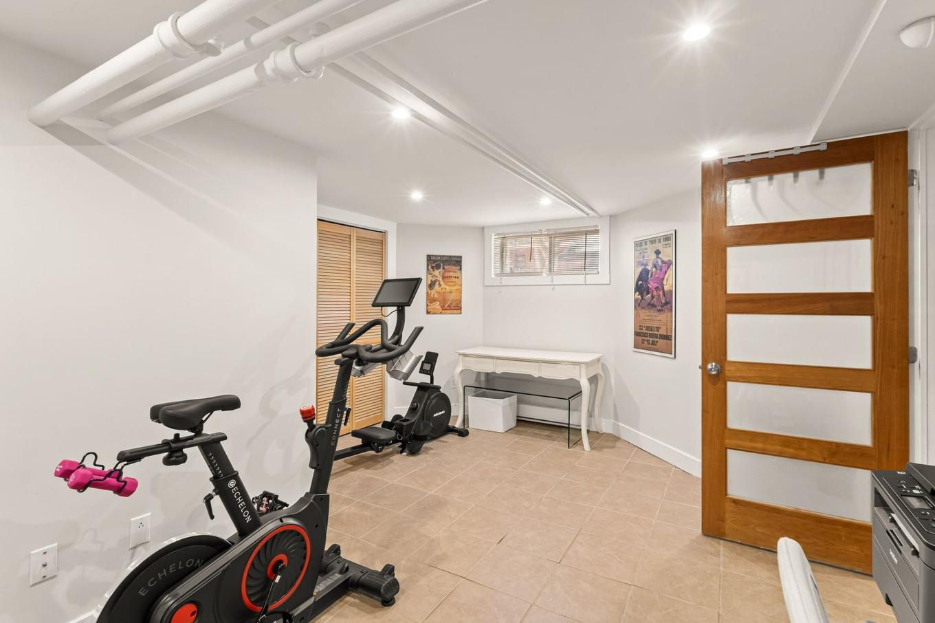 Family room - 2265 Av. De Melrose, Montréal (Côte-Des-Neiges/Notre-Dame-De-Grâce), QC - Indoor Photo Showing Gym Room