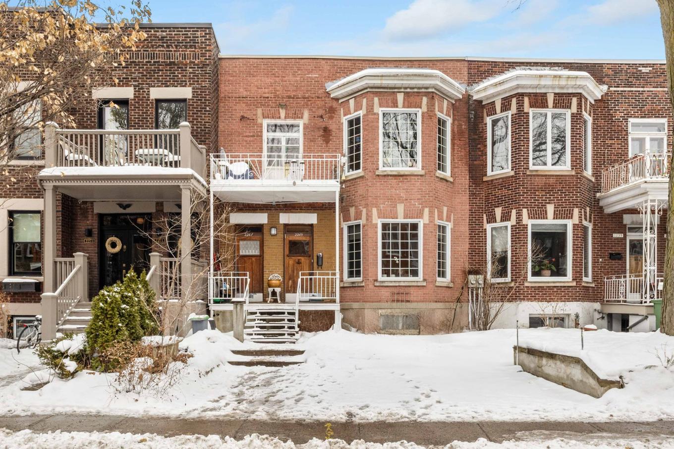 Frontage - 2265 Av. De Melrose, Montréal (Côte-Des-Neiges/Notre-Dame-De-Grâce), QC - Outdoor With Balcony With Facade