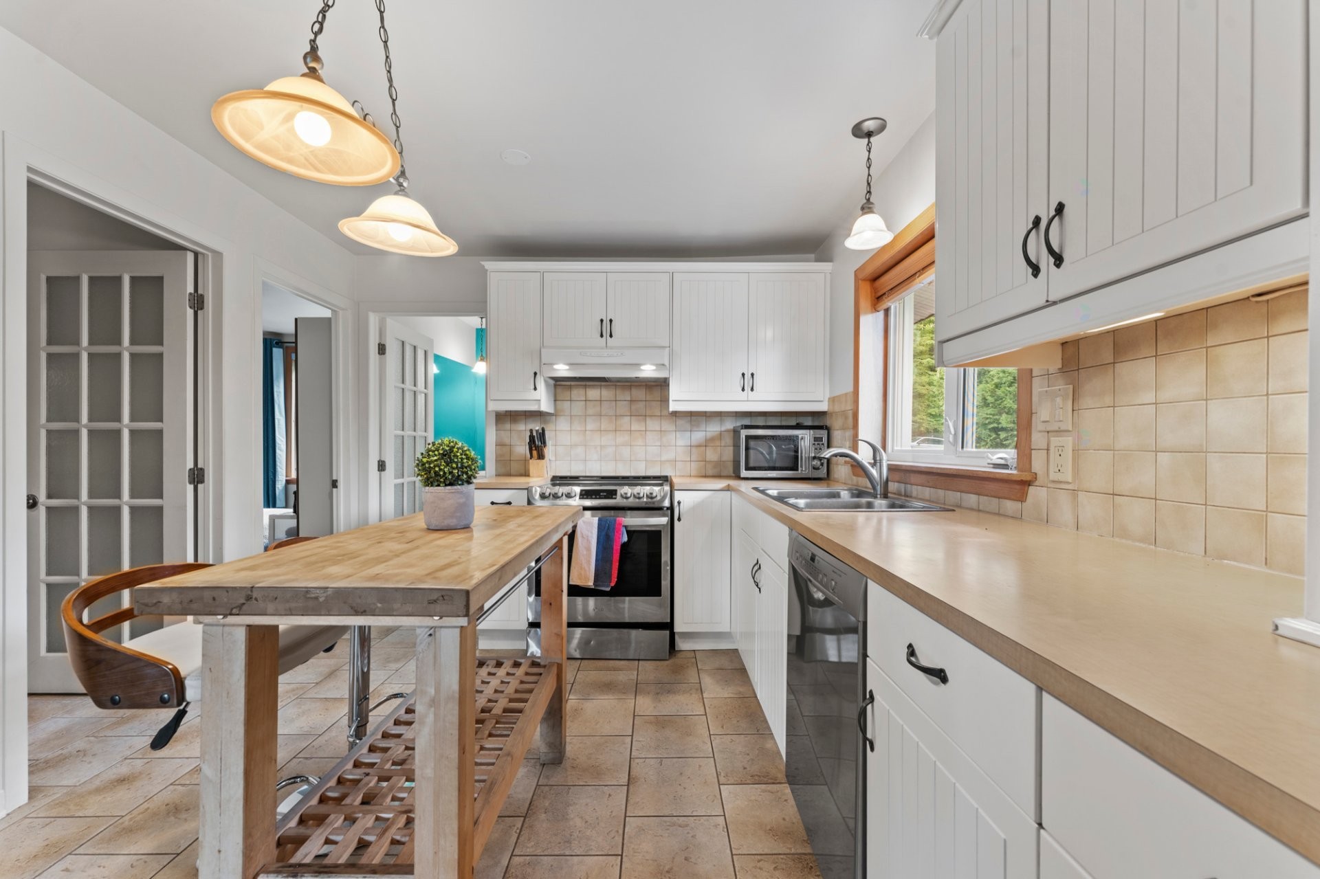 Cuisine - 183 Ch. Cooledge, Austin, QC - Indoor Photo Showing Kitchen With Double Sink