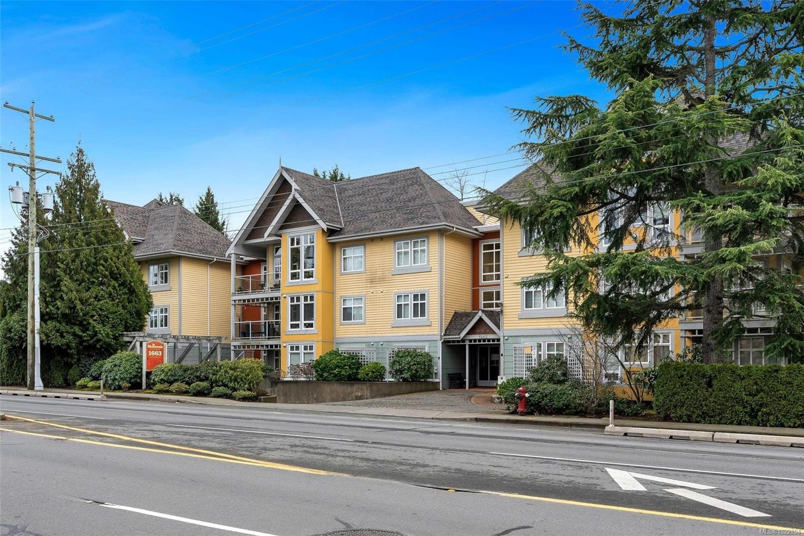 302-1663 Mckenzie Ave, Saanich, BC - Outdoor With Facade