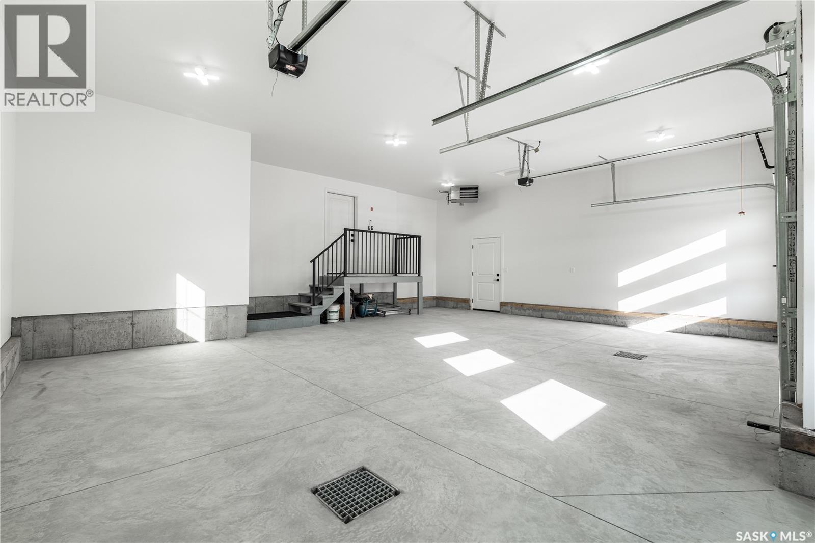 415 Sharma Crescent, Saskatoon, SK - Indoor Photo Showing Garage