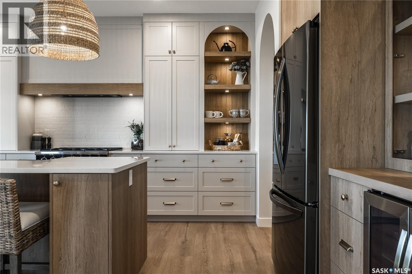 415 Sharma Crescent, Saskatoon, SK - Indoor Photo Showing Kitchen With Upgraded Kitchen