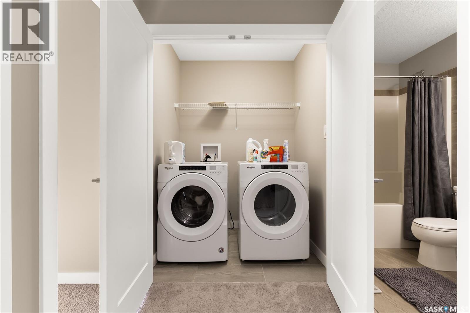 4233 E Keller Avenue, Regina, SK - Indoor Photo Showing Laundry Room
