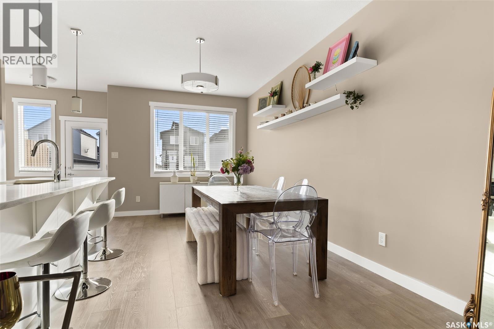 4233 E Keller Avenue, Regina, SK - Indoor