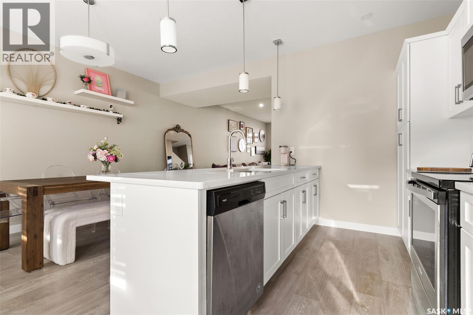 4233 E Keller Avenue, Regina, SK - Indoor Photo Showing Kitchen