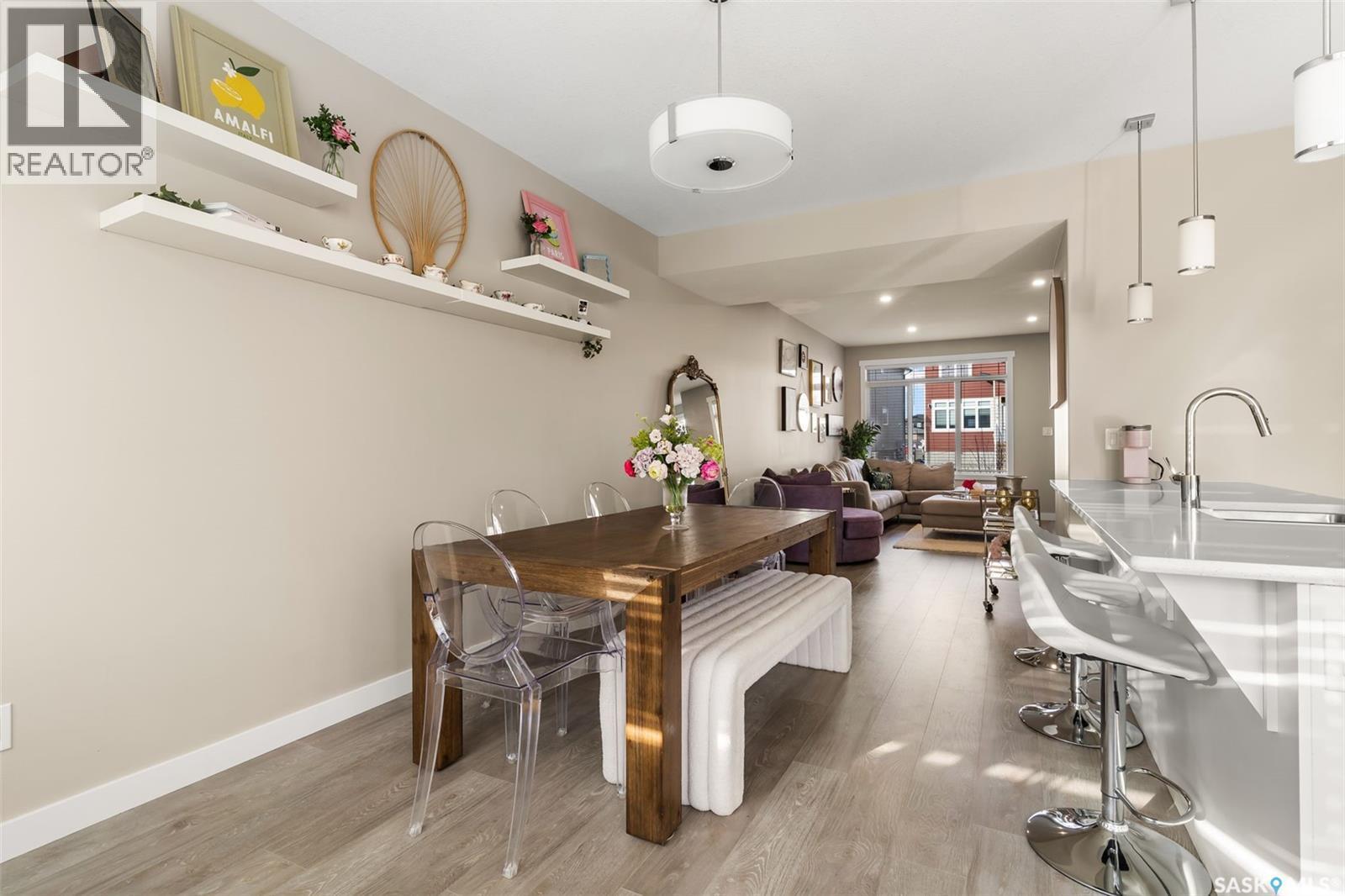 4233 E Keller Avenue, Regina, SK - Indoor Photo Showing Dining Room