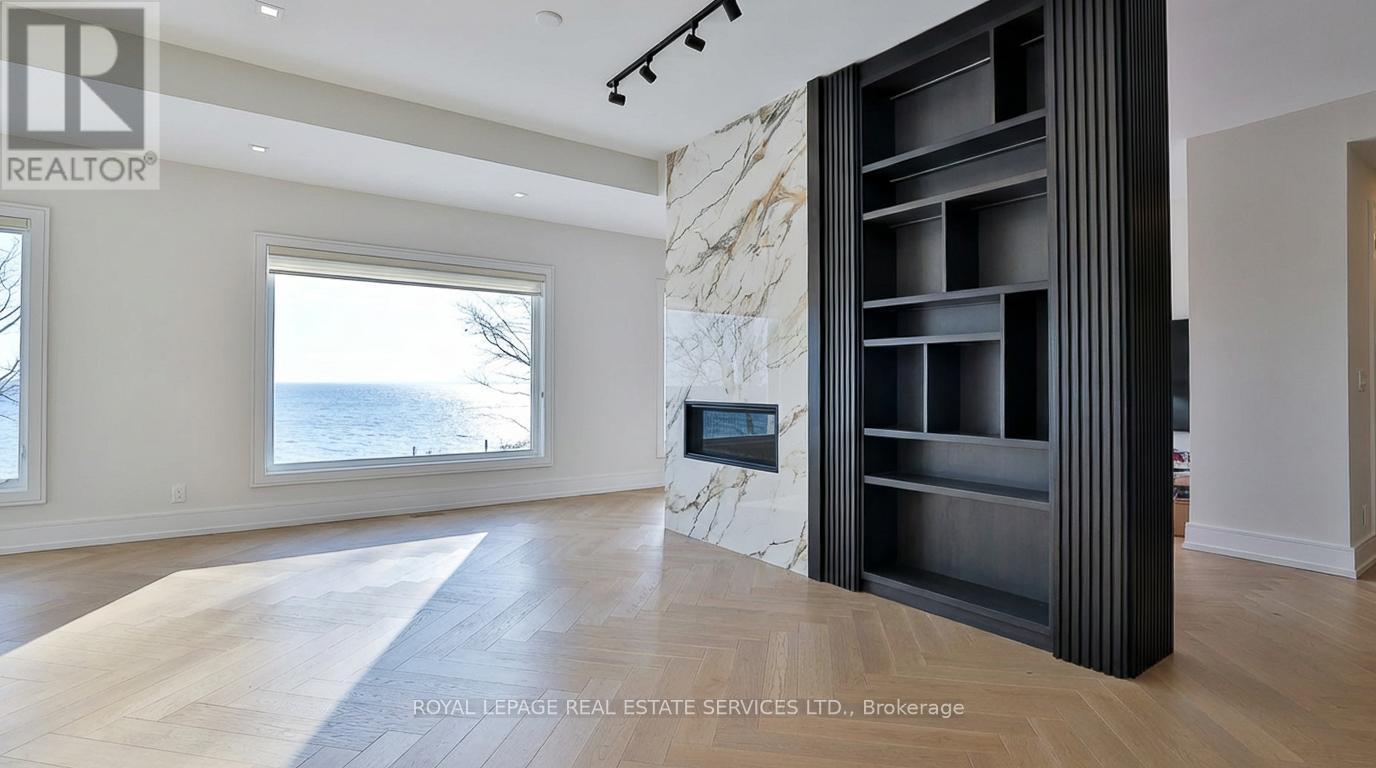 100 Appleby Place, Burlington, ON - Indoor With Fireplace