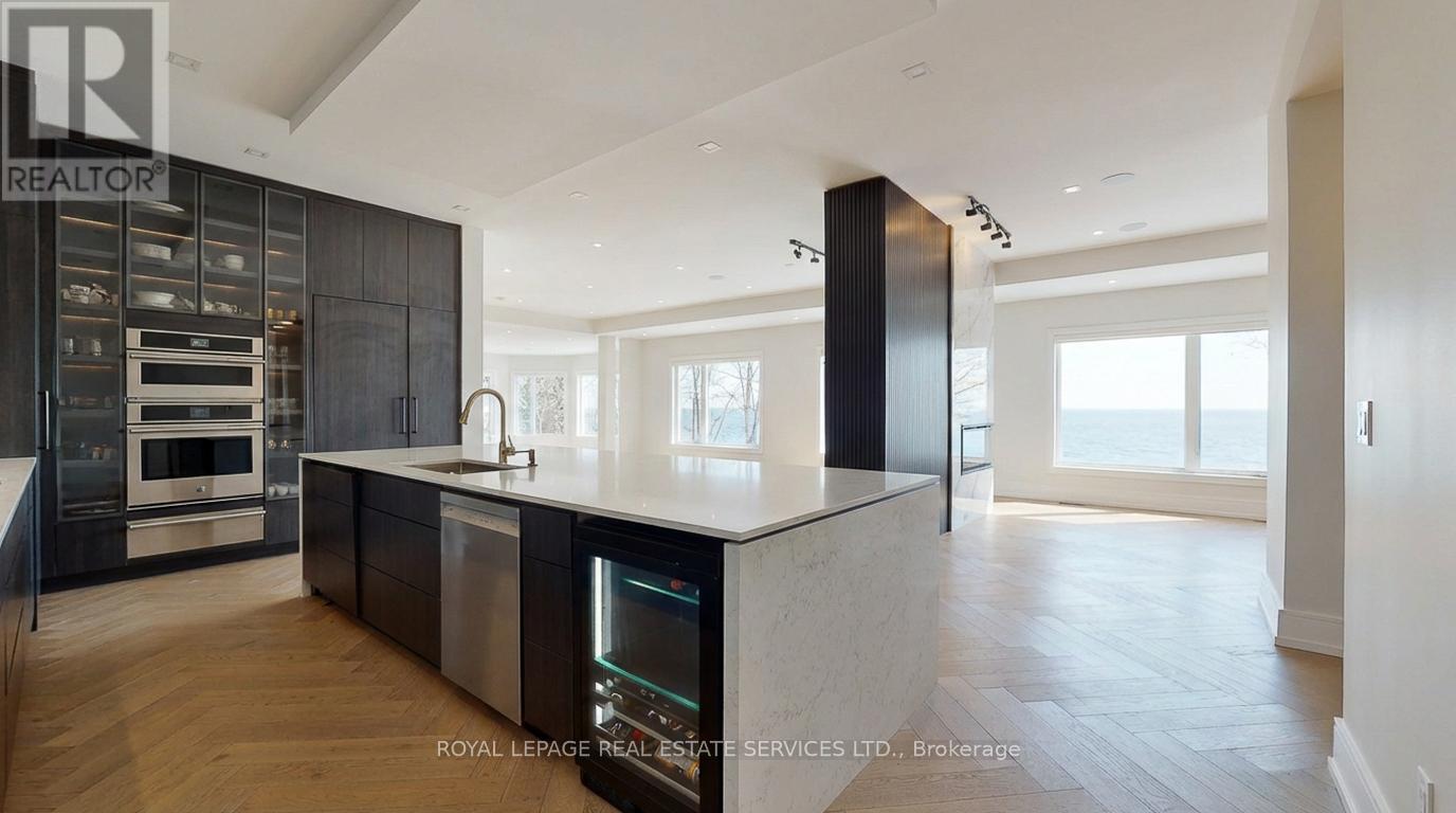 100 Appleby Place, Burlington, ON - Indoor Photo Showing Kitchen With Upgraded Kitchen