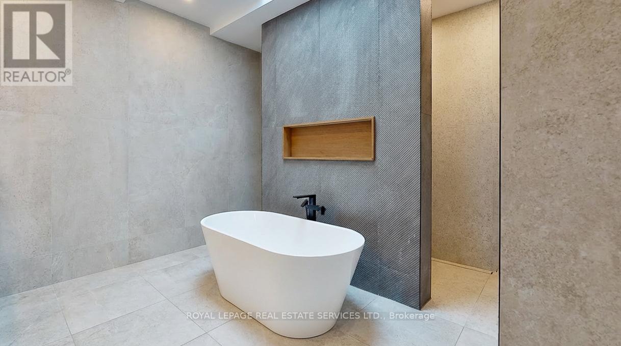 100 Appleby Place, Burlington, ON - Indoor Photo Showing Bathroom