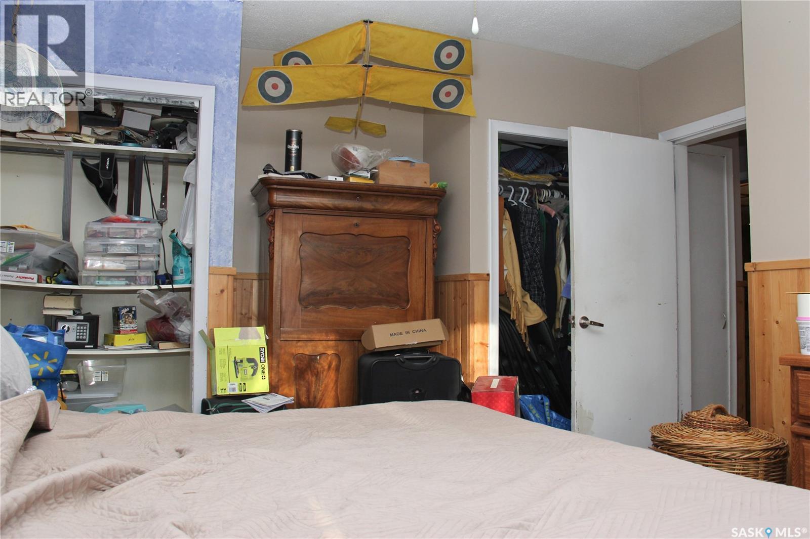3205 Whitmore Avenue, Regina, SK - Indoor Photo Showing Bedroom