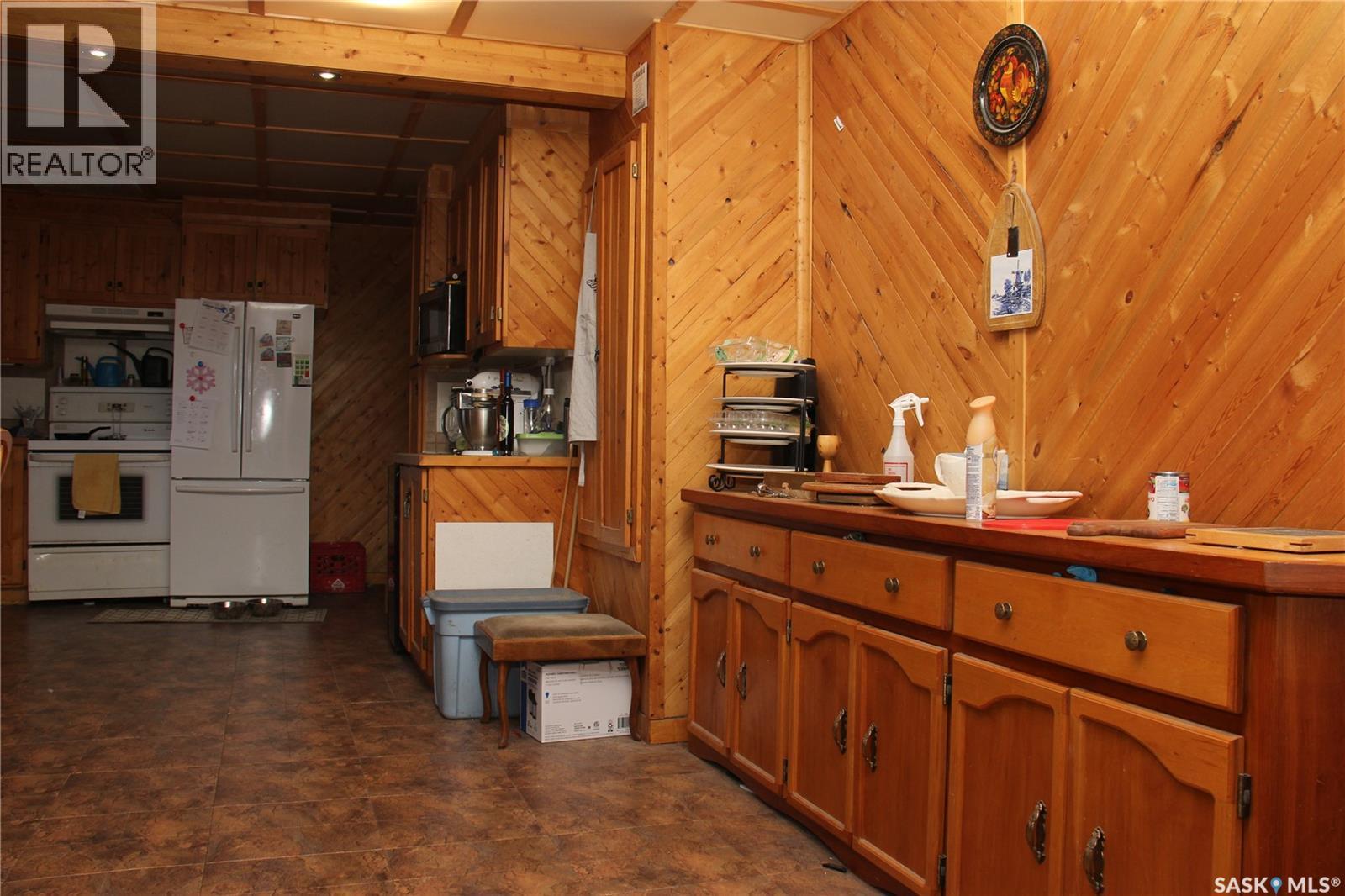 3205 Whitmore Avenue, Regina, SK - Indoor Photo Showing Kitchen
