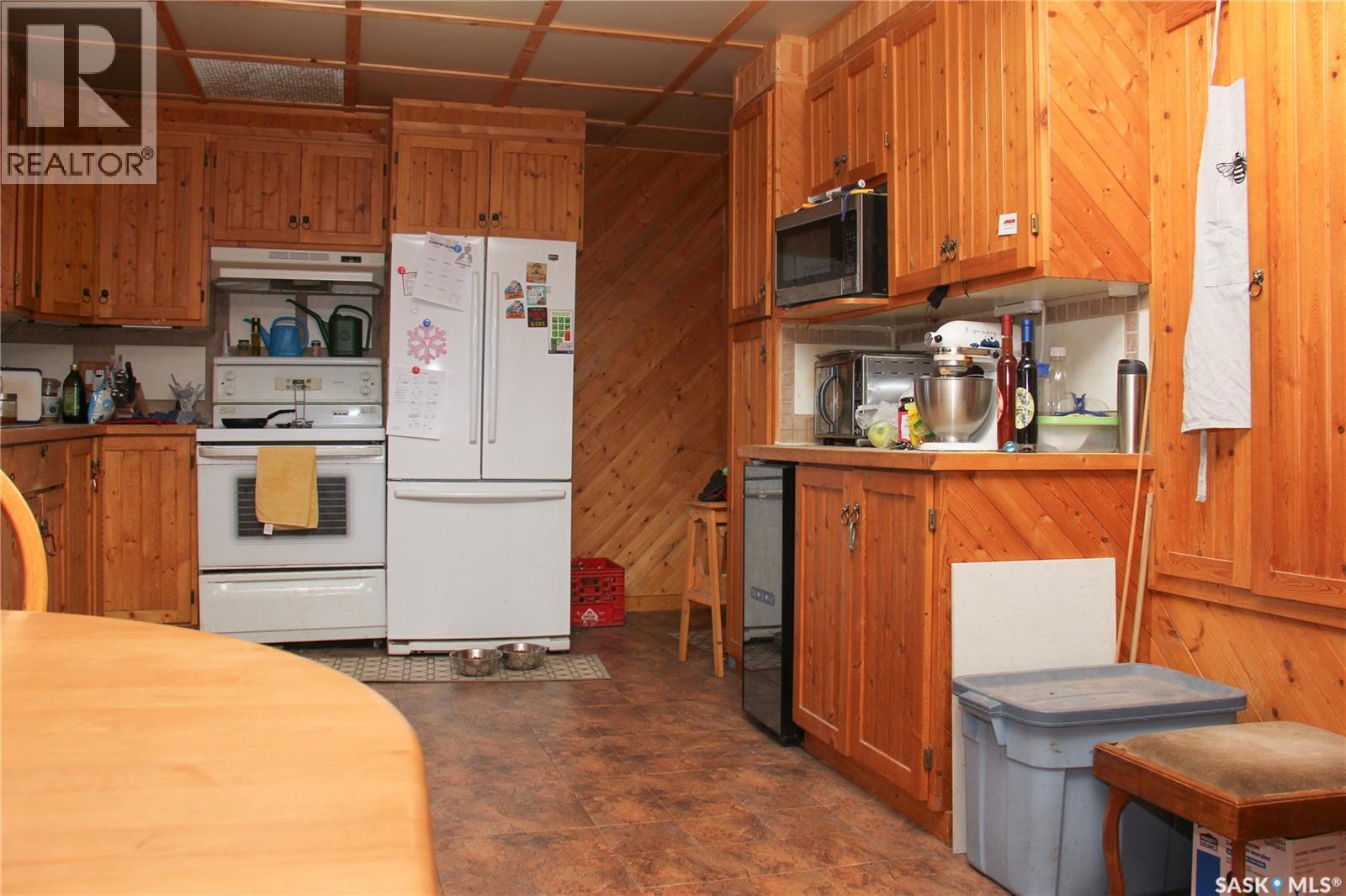 3205 Whitmore Avenue, Regina, SK - Indoor Photo Showing Kitchen