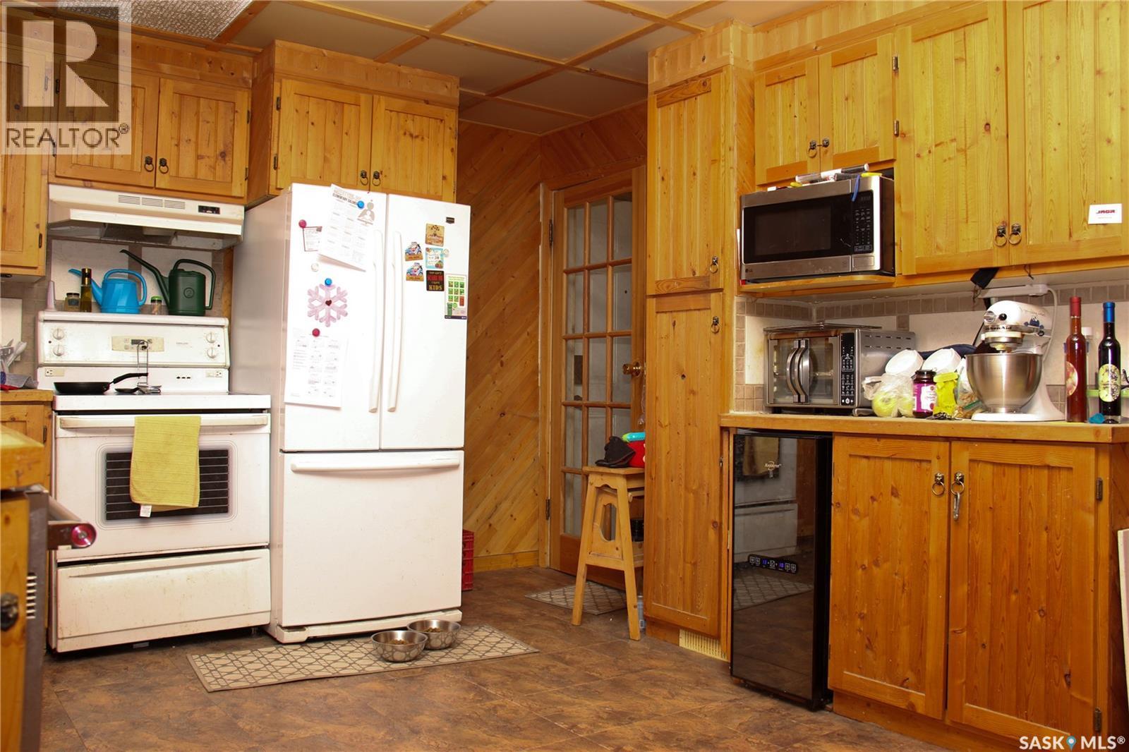 3205 Whitmore Avenue, Regina, SK - Indoor Photo Showing Kitchen