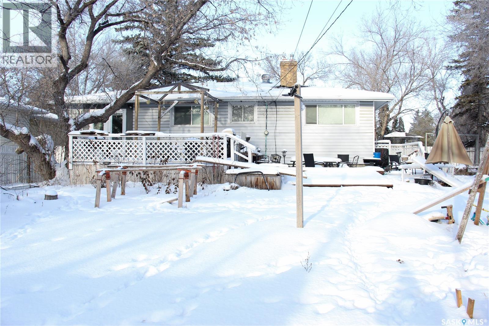 3205 Whitmore Avenue, Regina, SK - Outdoor With Deck Patio Veranda