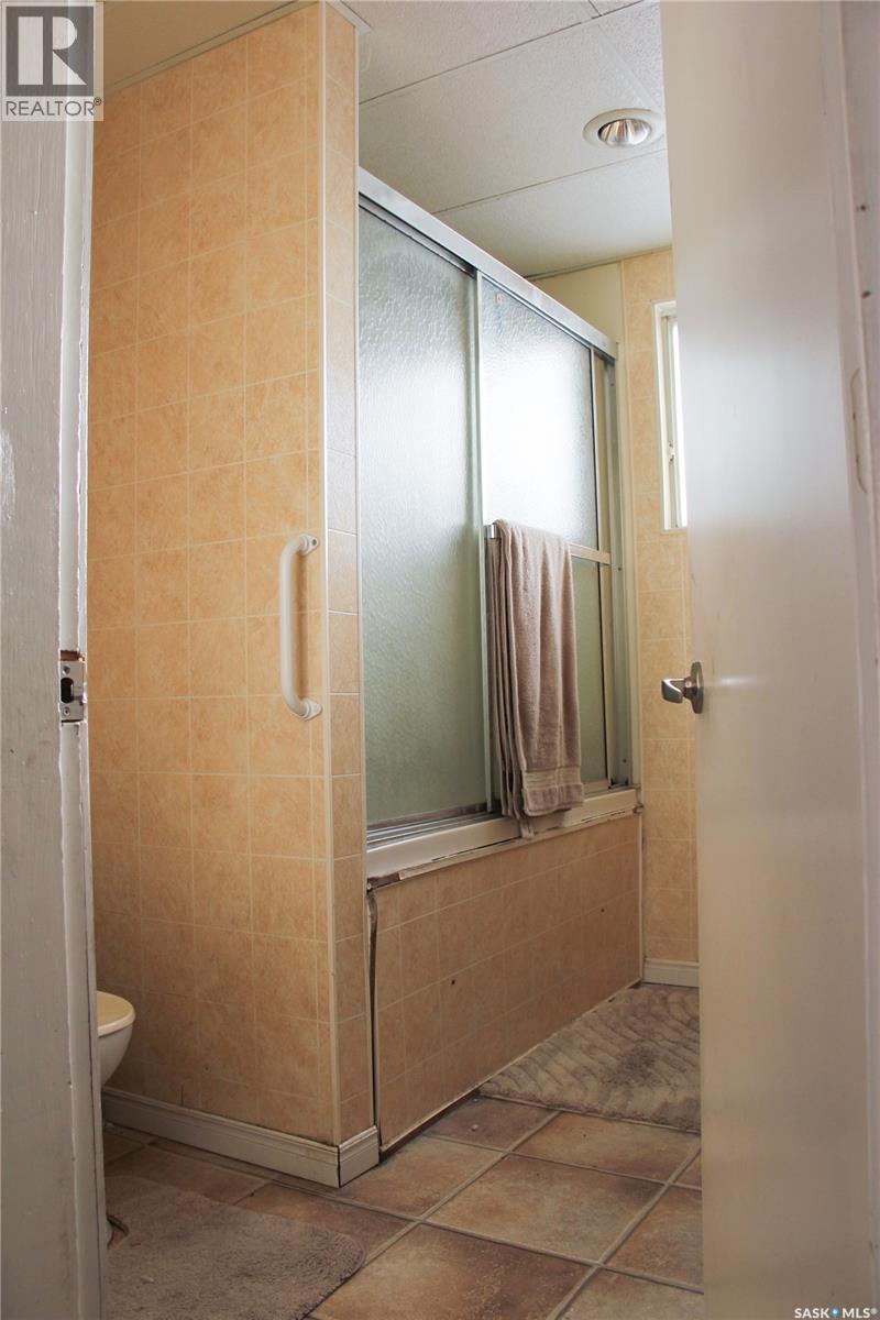 3205 Whitmore Avenue, Regina, SK - Indoor Photo Showing Bathroom