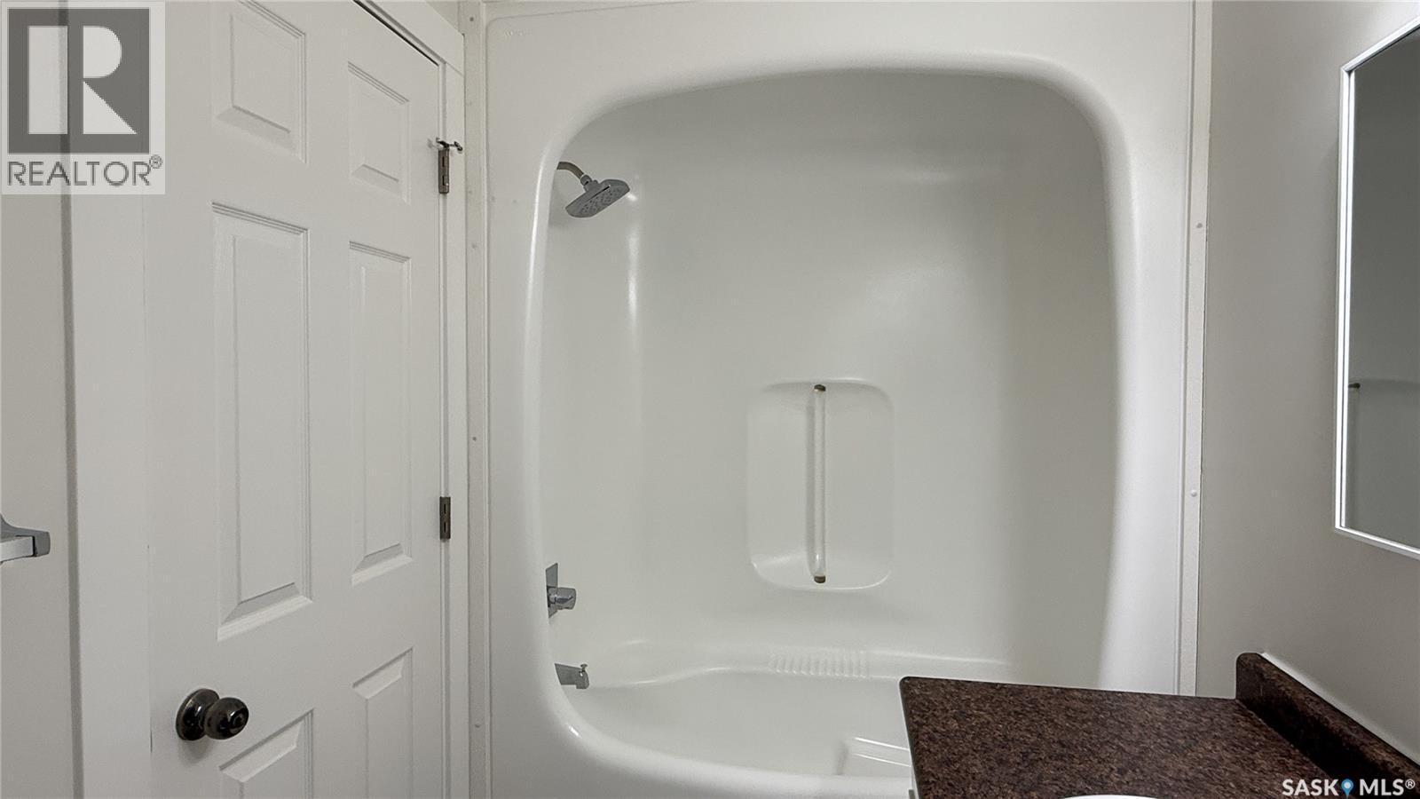 1924 Montreal Street, Regina, SK - Indoor Photo Showing Bathroom