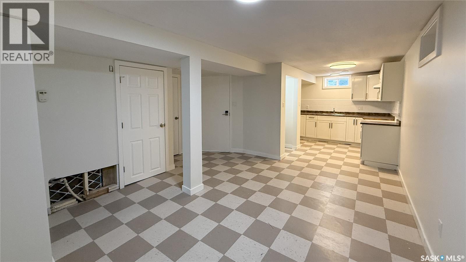 1924 Montreal Street, Regina, SK - Indoor