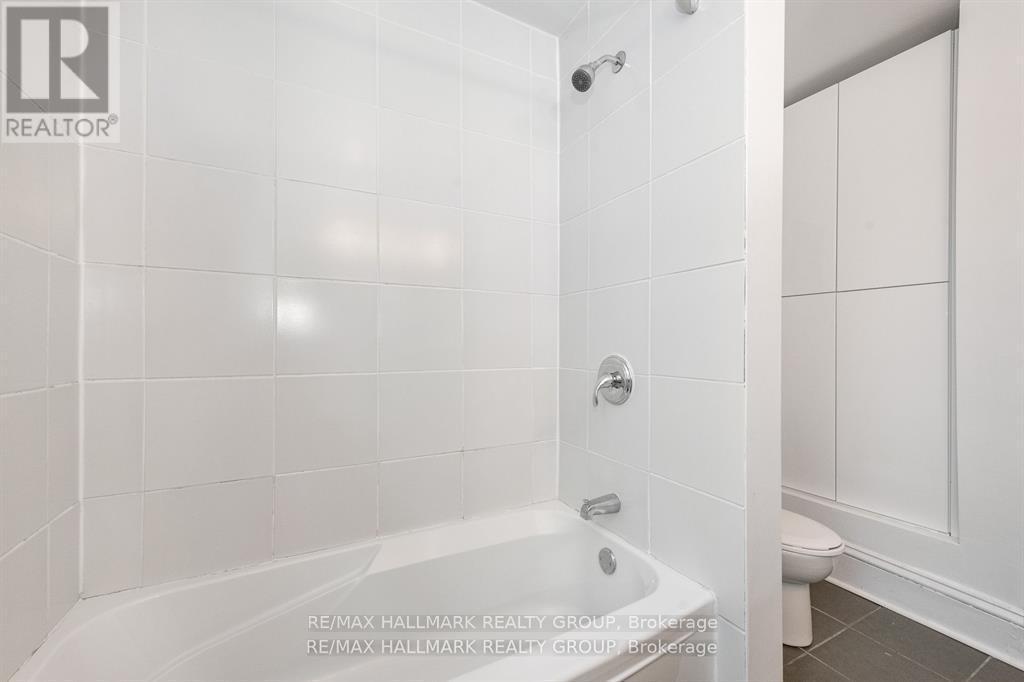 183 Pretoria Avenue, Ottawa, ON - Indoor Photo Showing Bathroom