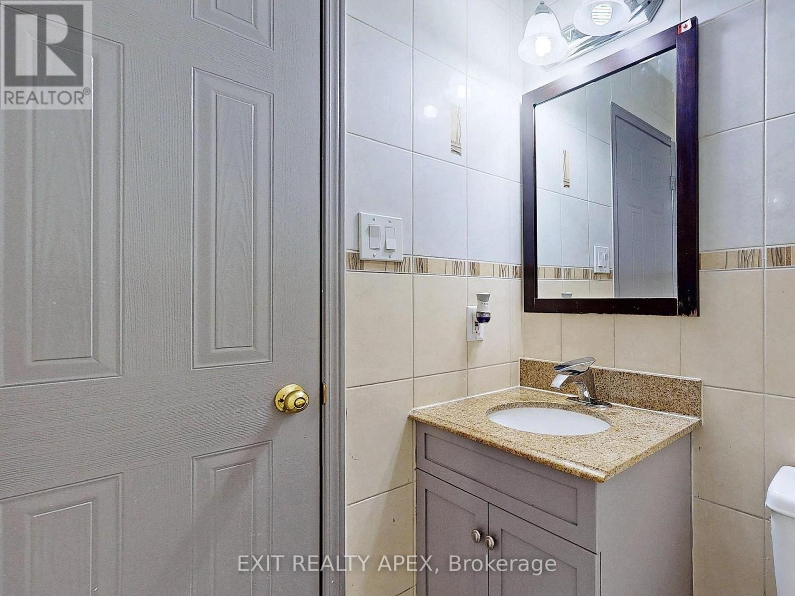 5552 Cortina Crescent, Mississauga, ON - Indoor Photo Showing Bathroom