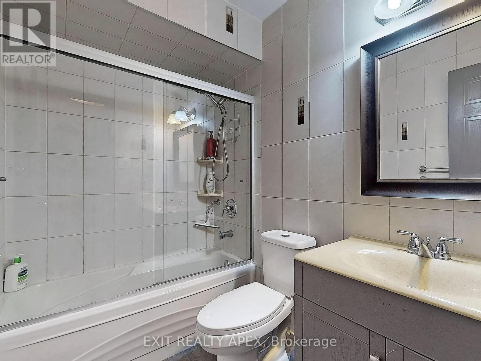 5552 Cortina Crescent, Mississauga, ON - Indoor Photo Showing Bathroom